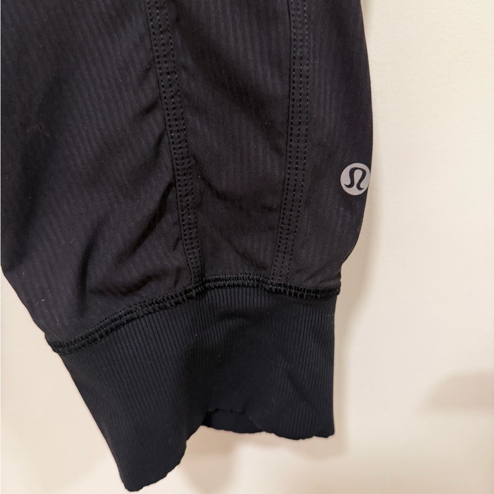 Lululemon Athletica Black Flattering Capris - Picture 4 of 9